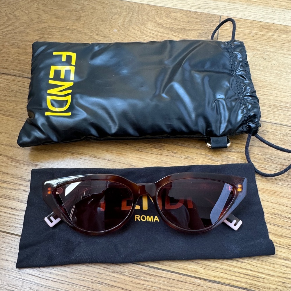 Fendi Cateye Sunglasses - Tortoise / Brown